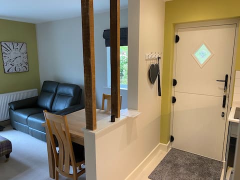 Top Airbnb: Bowness Ridings luxury and location! EV charger. in Westmorland And Furness