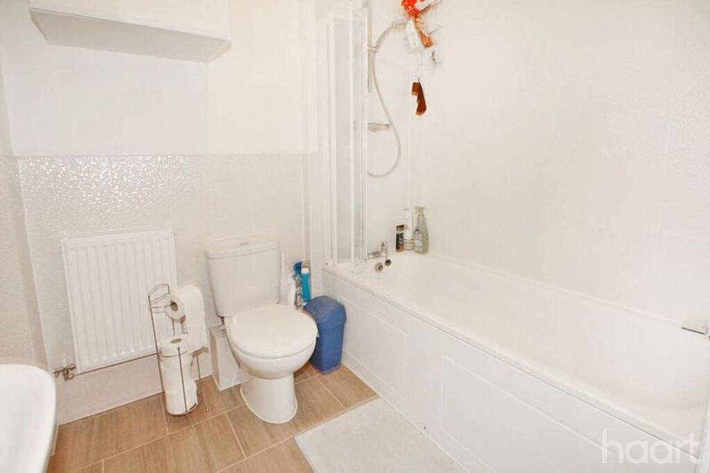Bathroom (Private; i.e. sole use by guest)