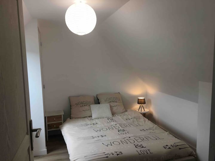 Spálňa s manželskou posteľou 140x200