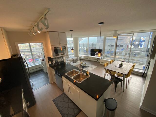 Unbeatable Panoramic Views (downtown,free parking) gallery image 2