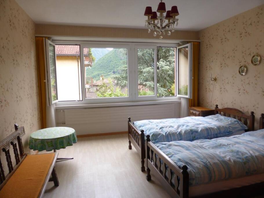 Schlafzimmer, ruhig, gegen den Hof gelegen.