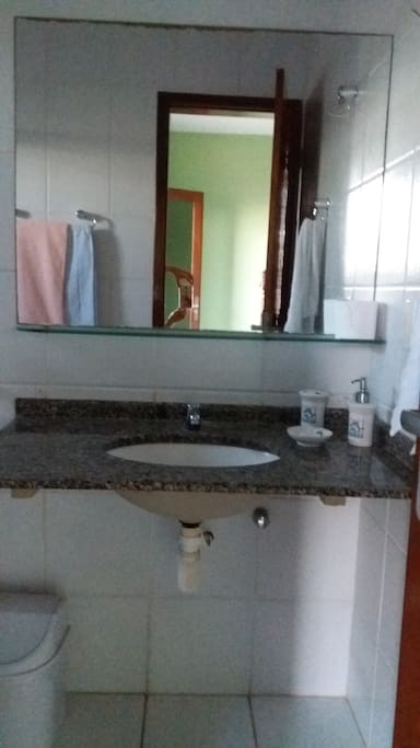 BANHEIRO SUÍTE 1