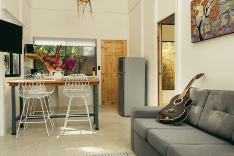 🐚 BRAND NEW MODERN 🐚 Home #2 Seconds from Beach