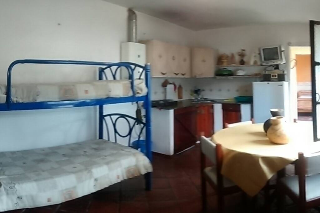 Habitación 2 -
Cocina / comedor