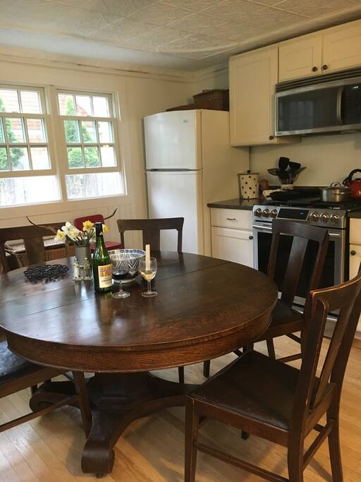 Eat in kitchen