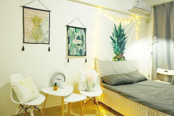 B10 Pineapple 巨幕投影 长租特惠 整租1室1厨1卫带观景阳台 眺望欢乐谷