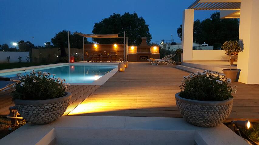 “Sea Queen Villa” 100m from “blue flag” beaches. gallery image 2