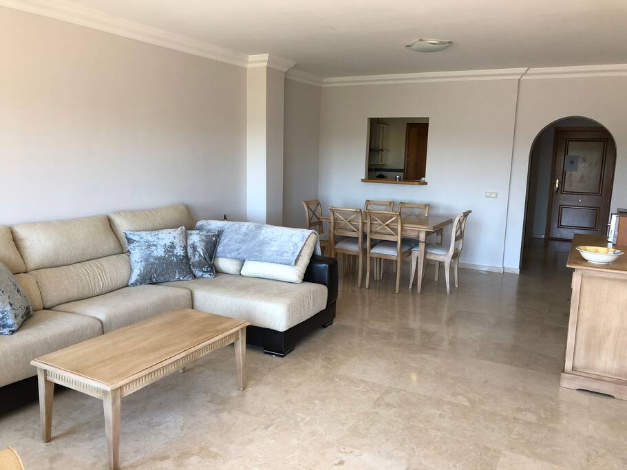 Lounge & Dining Room