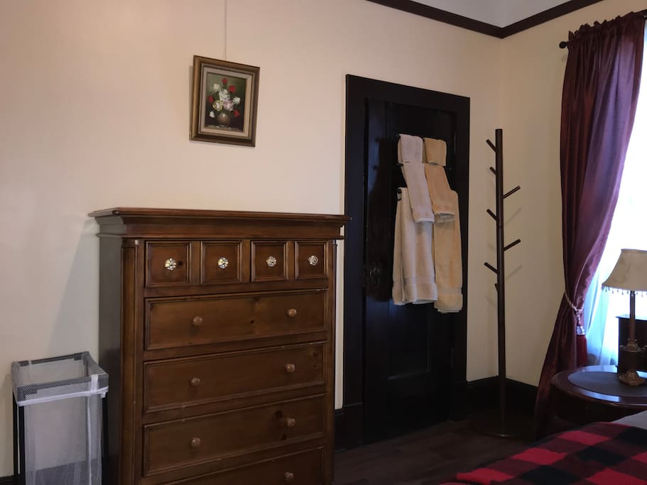 Fully furnished with a queen sized bed with cool memory foam topper, closet, dresser, full length mirror, desk and a lounge chair for your comfort