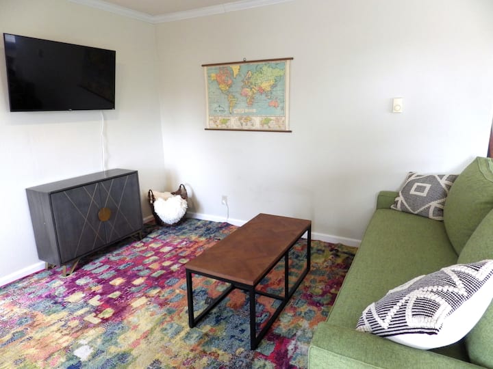 Private Home Walkable To Shops, Restaurants, Parks - Tacoma Narrows Bridge