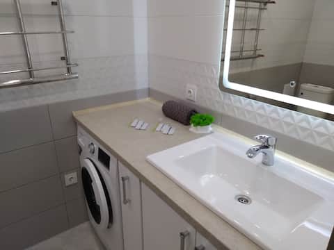 Beautiful new apartment on the bank of the Dnieper