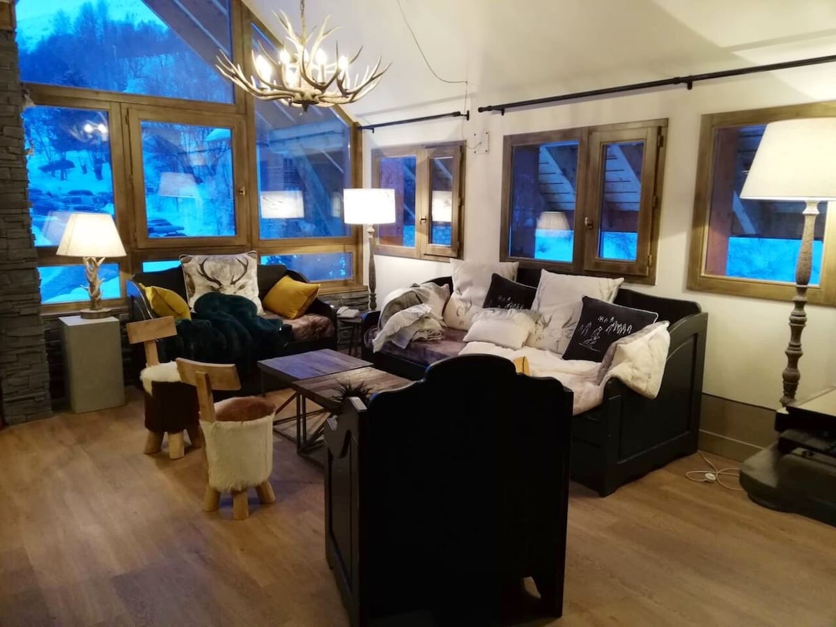 Annonce Airbnb populaire: Beautiful renovated duplex at the foot of the slopes à Valloire