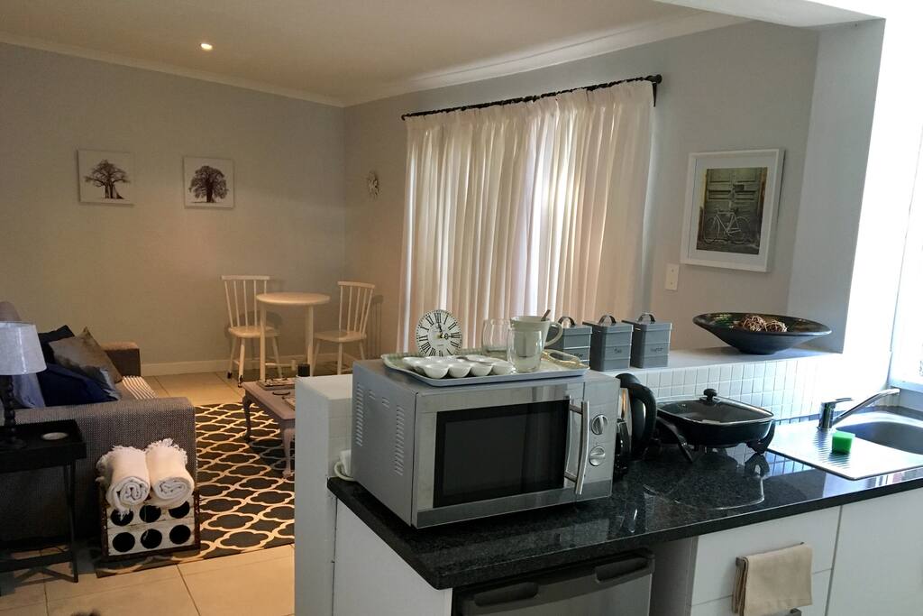 The kitchenette is a complete solution with microwave, bar fridge, kettle, toaster, electric frying pan and electric egg boiler.