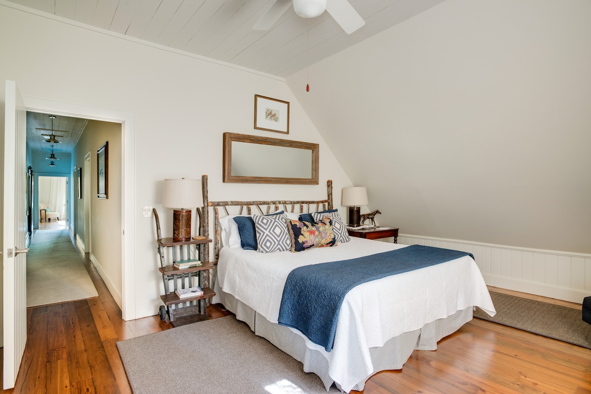 Тајна соба: брачна спална соба w/ приватна бања