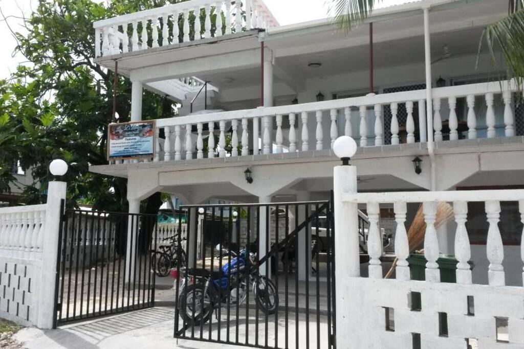 L's Lodge - Funafuti, TUVALU - Boutique hotels for Rent in Vaiaku, Funafuti, Tuvalu