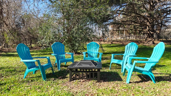 Enjoy some outdoor fire and great conversations! 