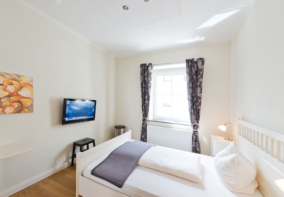Schlafzimmer OG links