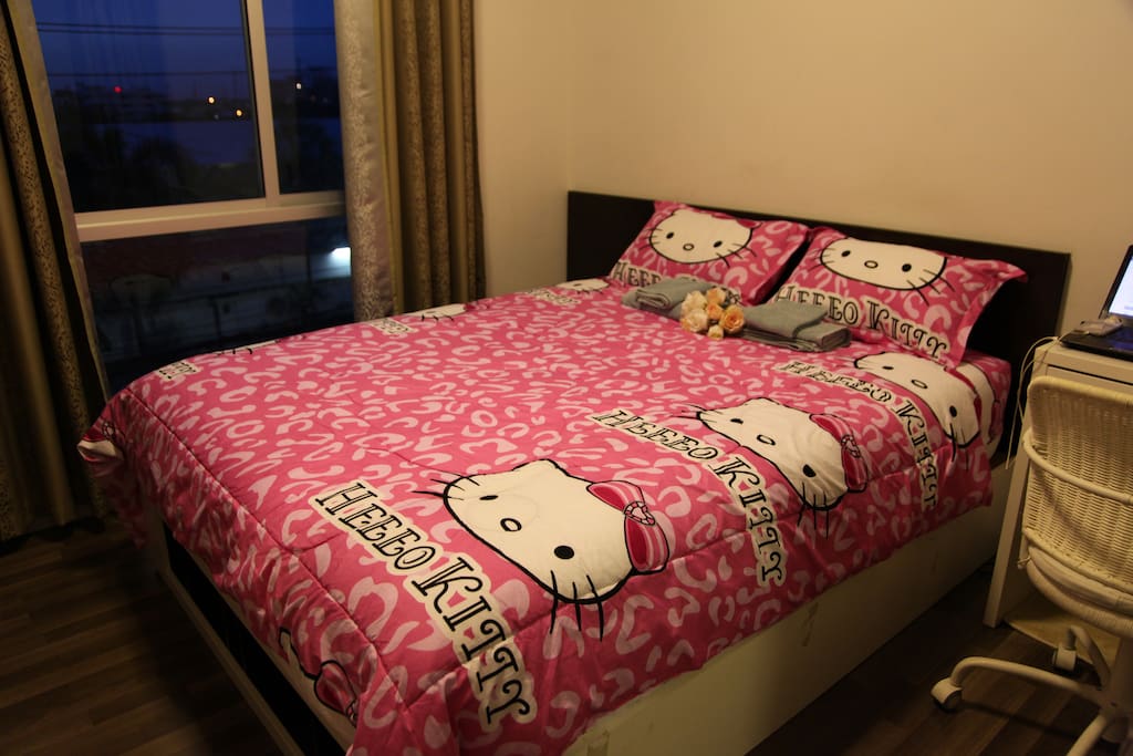 Comfy Bed : Bed Cover Set At Smart Z and Lumpini Condo will Rotate for every room that we have