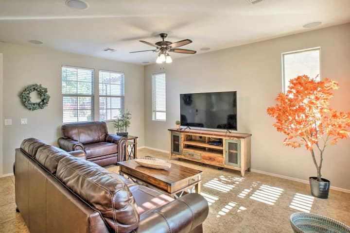 Beautiful Home, Walk To State Farm Stadium - Glendale, AZ