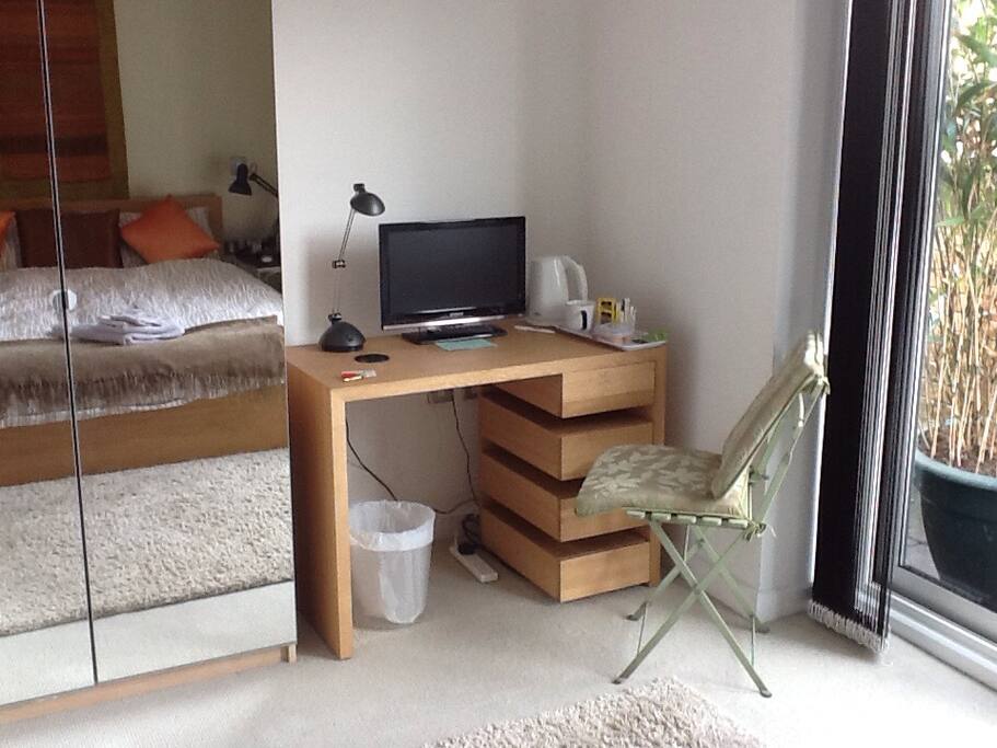 Guest bedroom with tea/coffee-making facilities. Free wifi available.