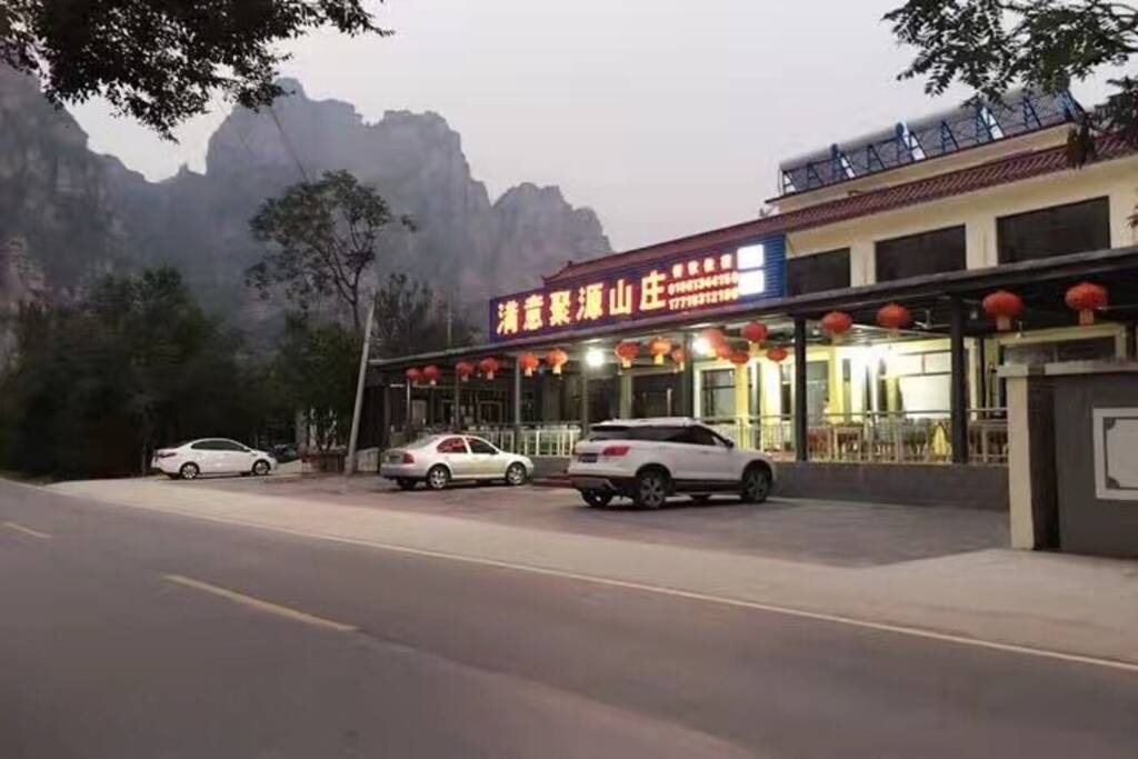 临街门头,容易找到