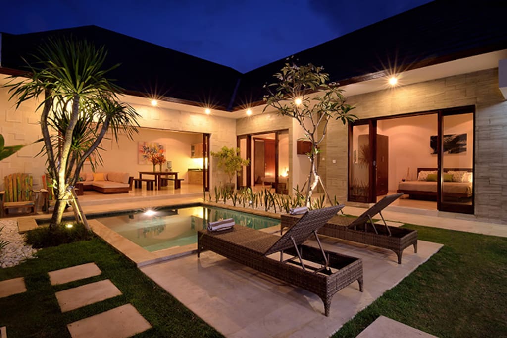 Quiet, private, serene. Share a romantic evening under the stars