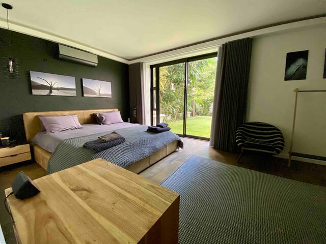 Boutique modern 4bdrms + garden off Kloof St gallery image 5