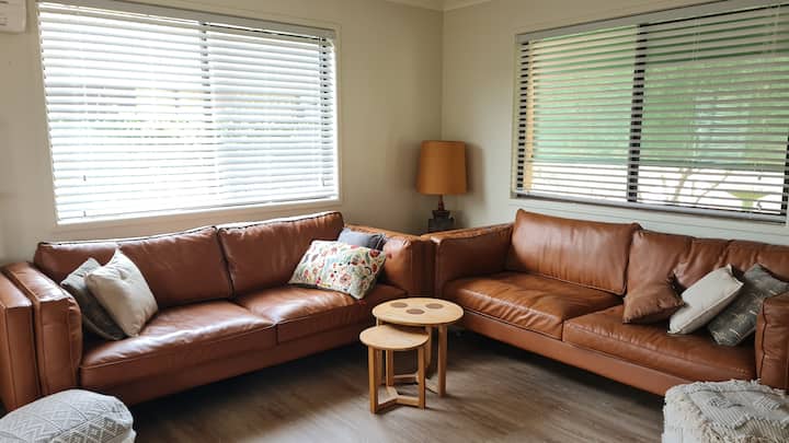 Beautiful 3 Bedroom, Walk To Beach, Pet Friendly - Bribie Island