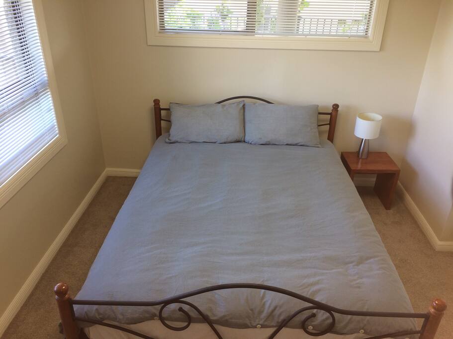 Queen room