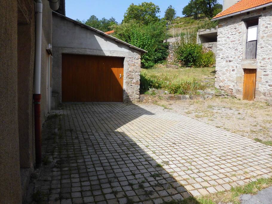 la cour d'entrée