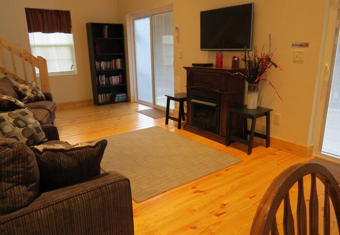 Wolf Creek Lake -Windy Hollow Cabin - Cabins for Rent in ...