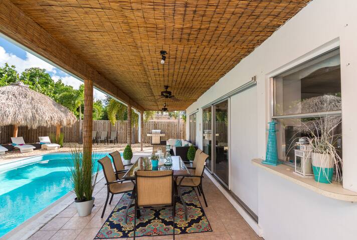 Casa Terra Mar – Beach Club Access & Private Pool! gallery image 4