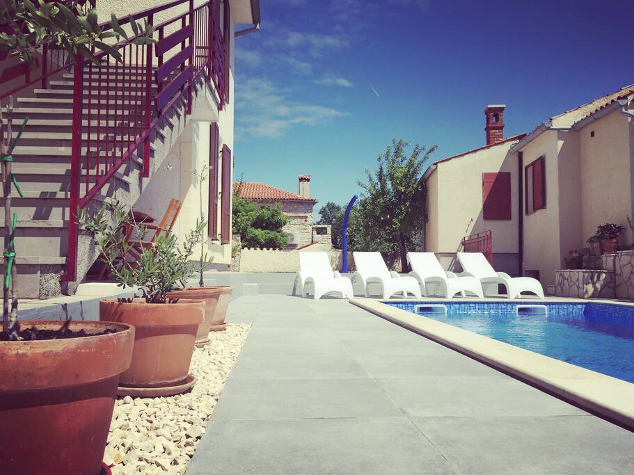 Swimming pool