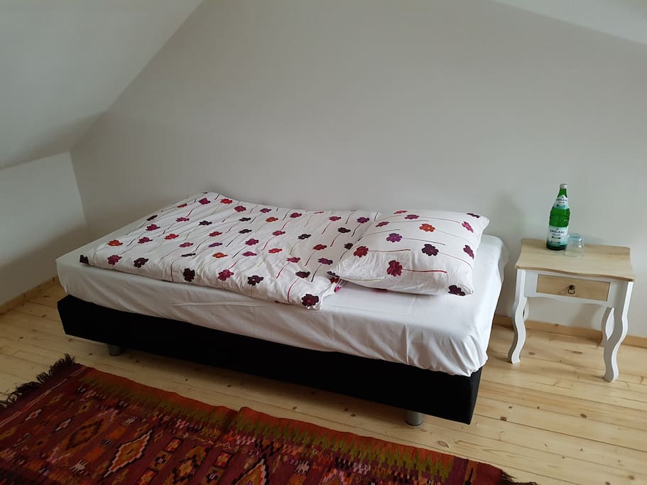 Einzelbett