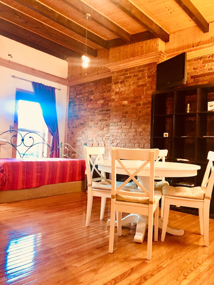 Downtown loft steps to NYC! Downtown Jersey City Apartments for