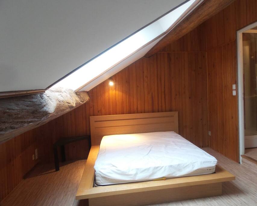 Lit 140X200, nous fournissons le linge de lit