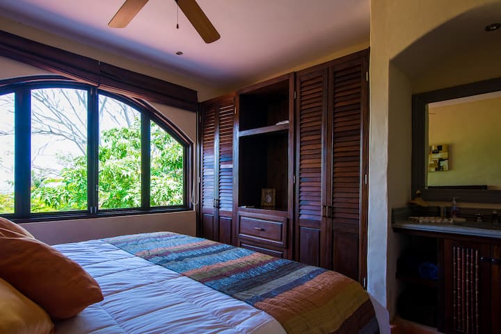 ห้อง 2 ชั้น 2 