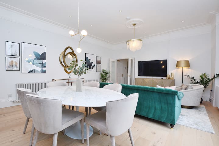 ELITE MANN Kensington 3 bedroom apartment