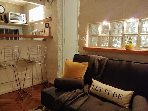 Anuncio de Airbnb popular: A CHEERFUL AND COMFORTABLE APARTMENT IN BELGRANO R en Comuna 13