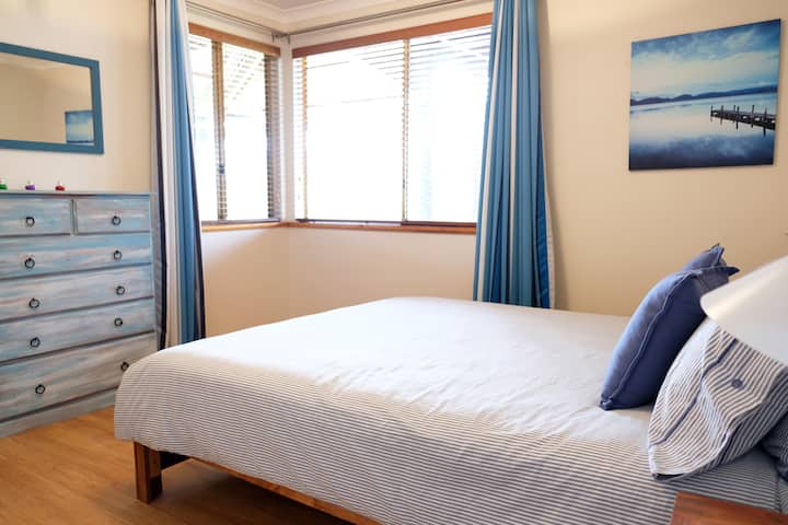 Downstairs queen size bedroom