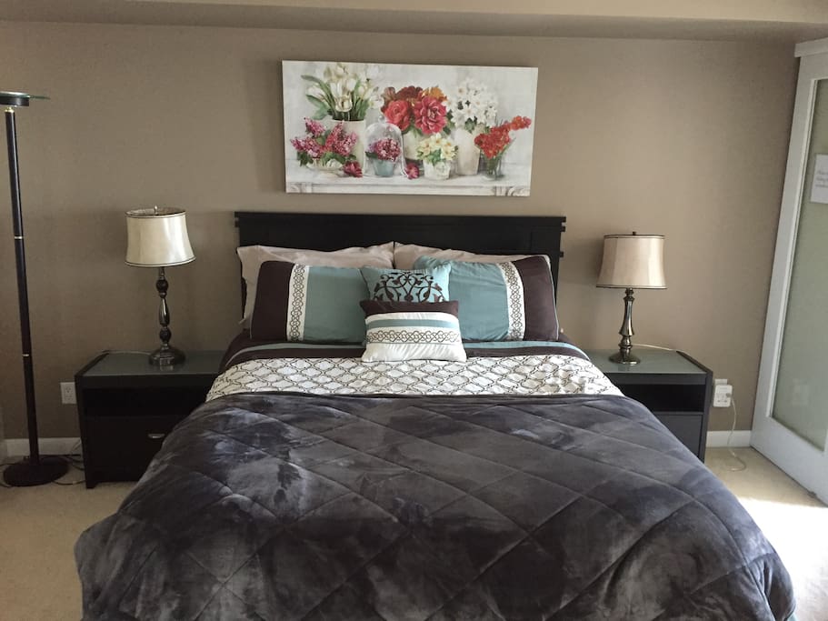 Comfortable queen size bed