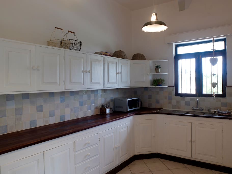 Fully fitted kitchen
