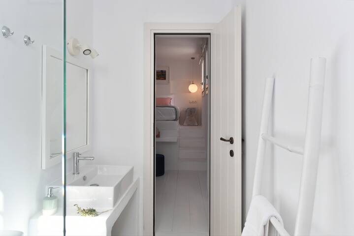 Ciel Paros Villas-Kallihroe | 5BR w/ Private Pool gallery image 4