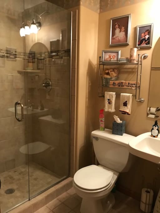 Main floor 3/4 bath