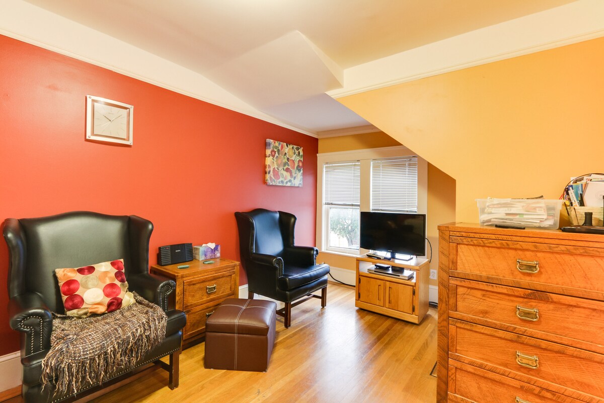 Top Airbnb: Cozy Noe Valley Studio in Noe Valley