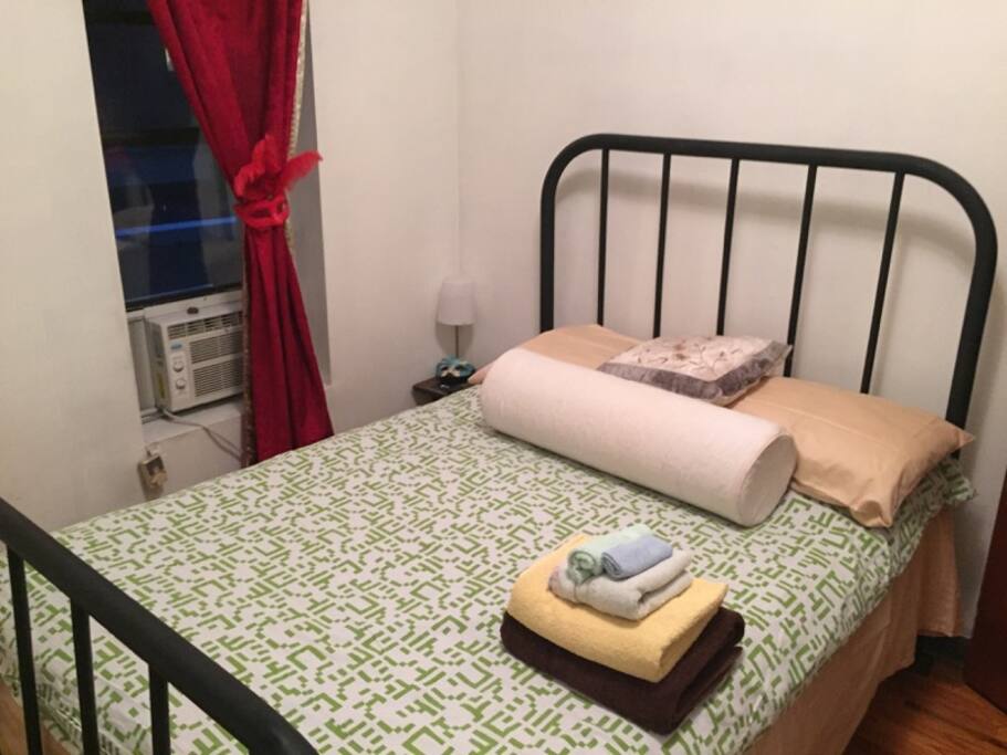 The bedroom has a brand new firm double bed with pillowtop.