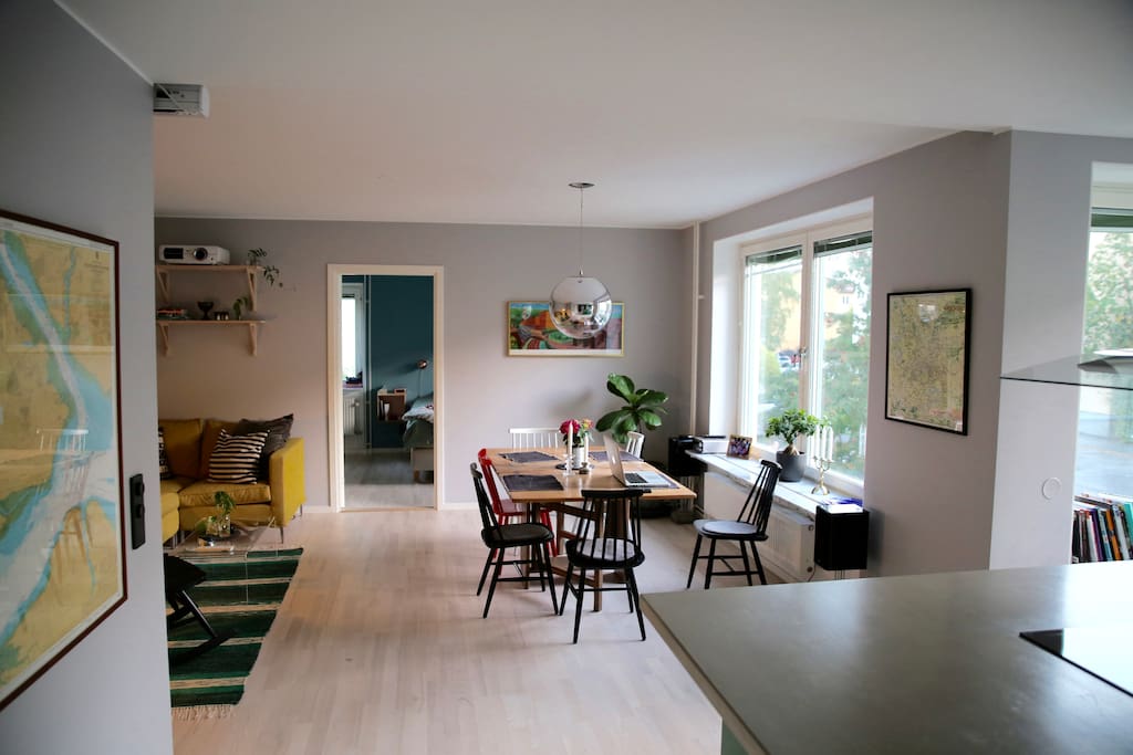 Open plan kitchen and dining area