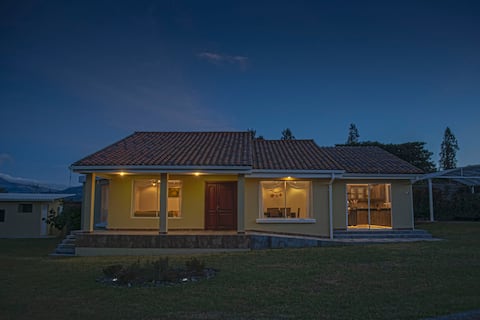 Elegant and quiet house in the Valley