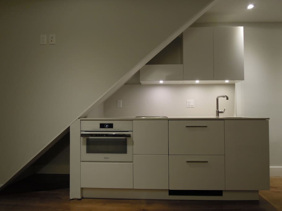 Complete kitchen.