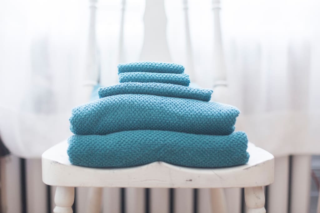 Everything is available for you: Towels, air dryer, iron, space in wardrobe...